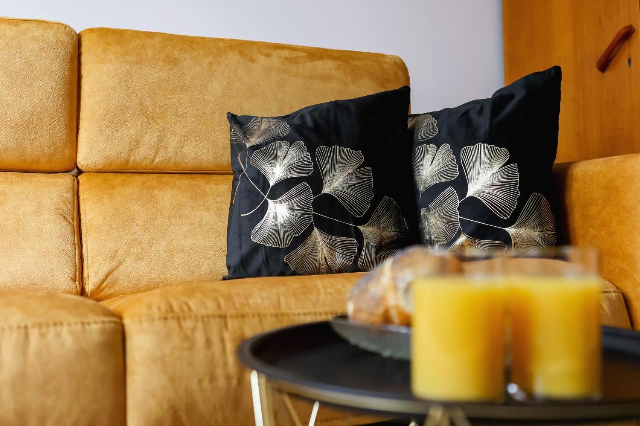 Apartments Osiedle Szkolne Cracow By Noclegi Renters Красков Екстериор снимка