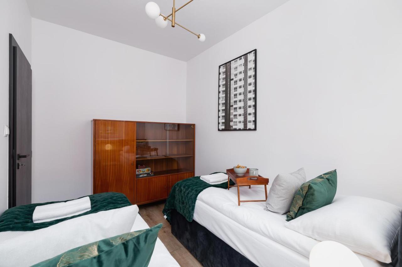 Apartments Osiedle Szkolne Cracow By Noclegi Renters Красков Екстериор снимка